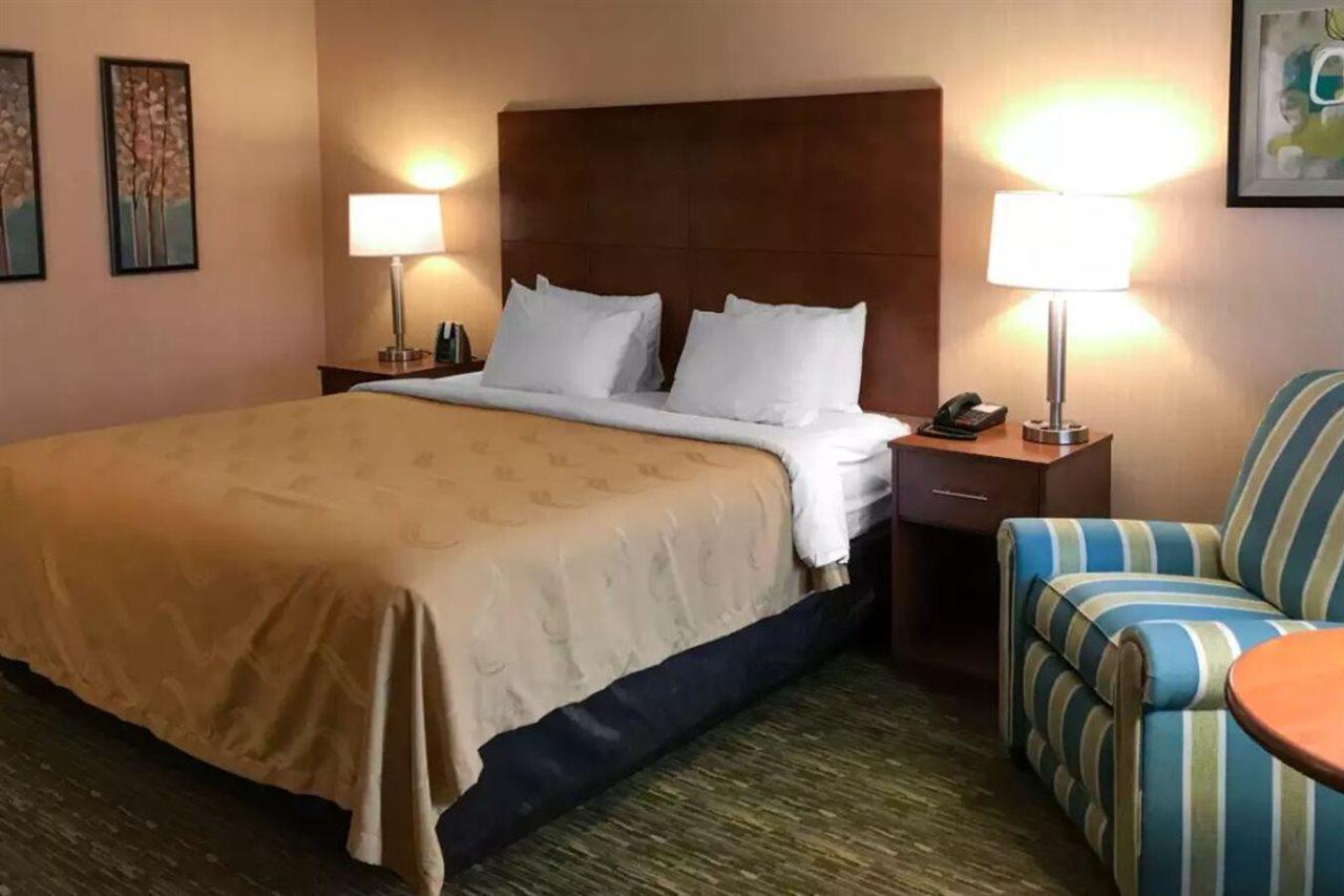 Quality Inn Бедфорд Екстер'єр фото