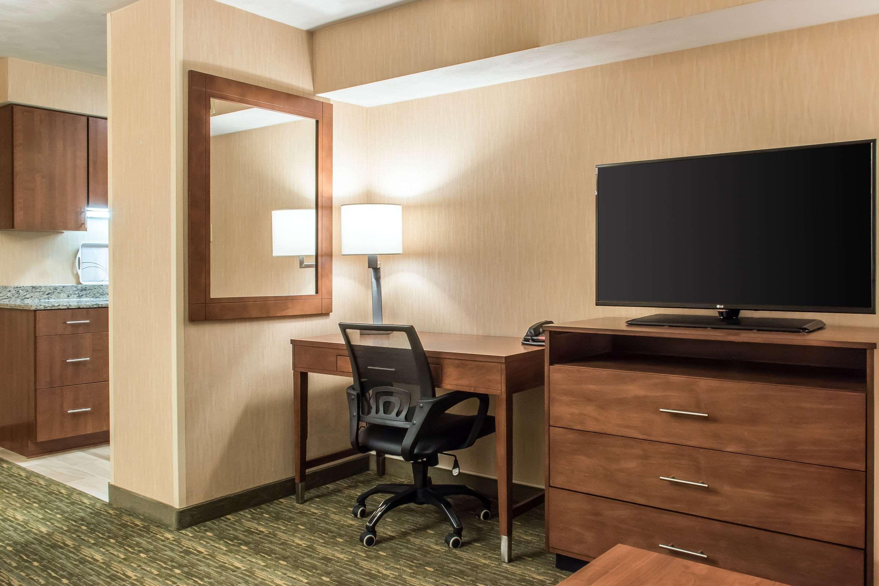 Quality Inn Бедфорд Екстер'єр фото