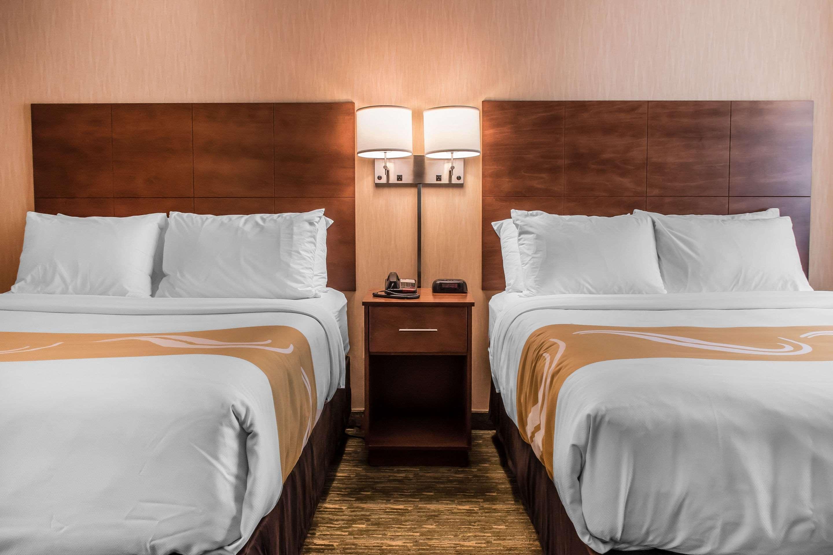 Quality Inn Бедфорд Екстер'єр фото