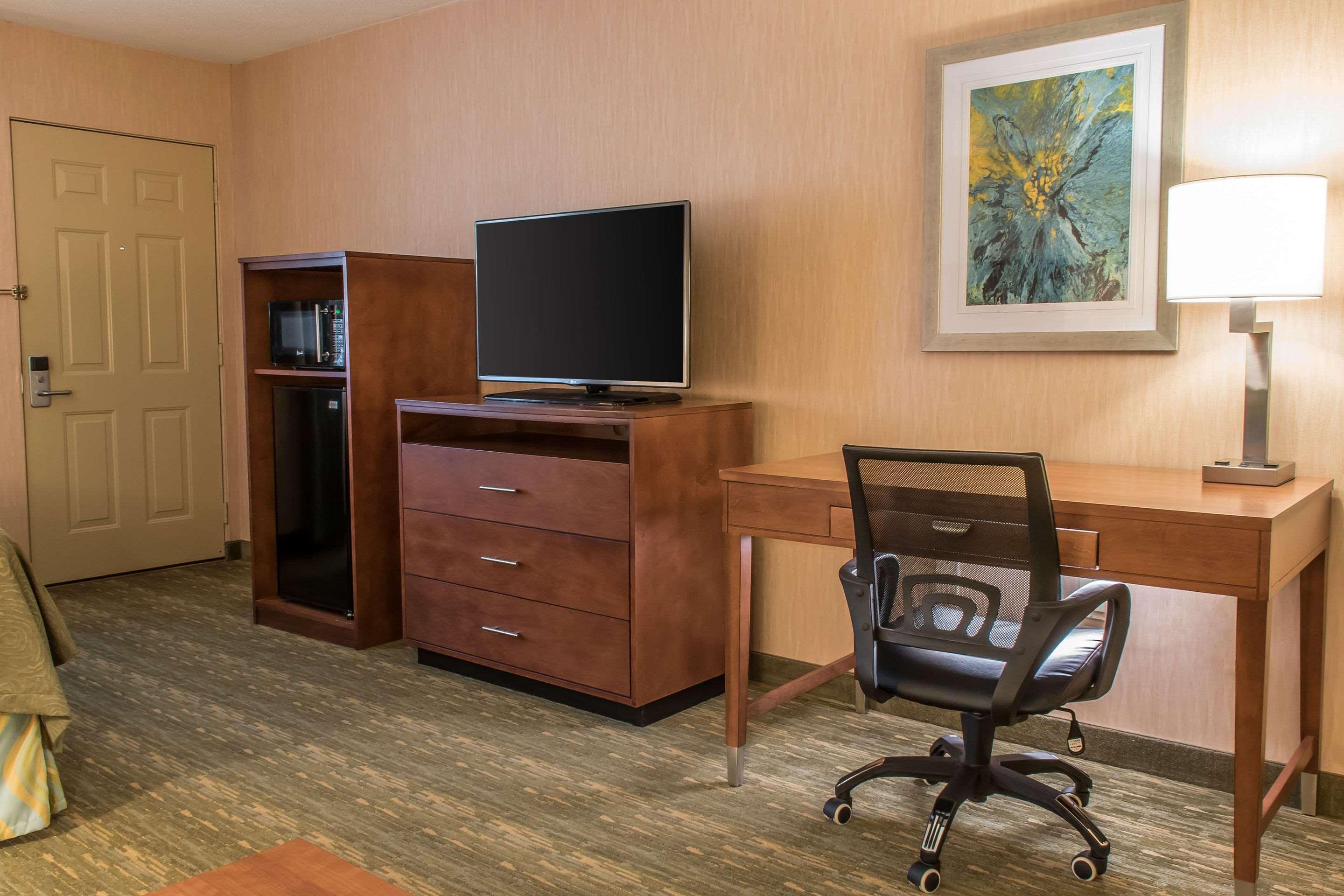 Quality Inn Бедфорд Екстер'єр фото