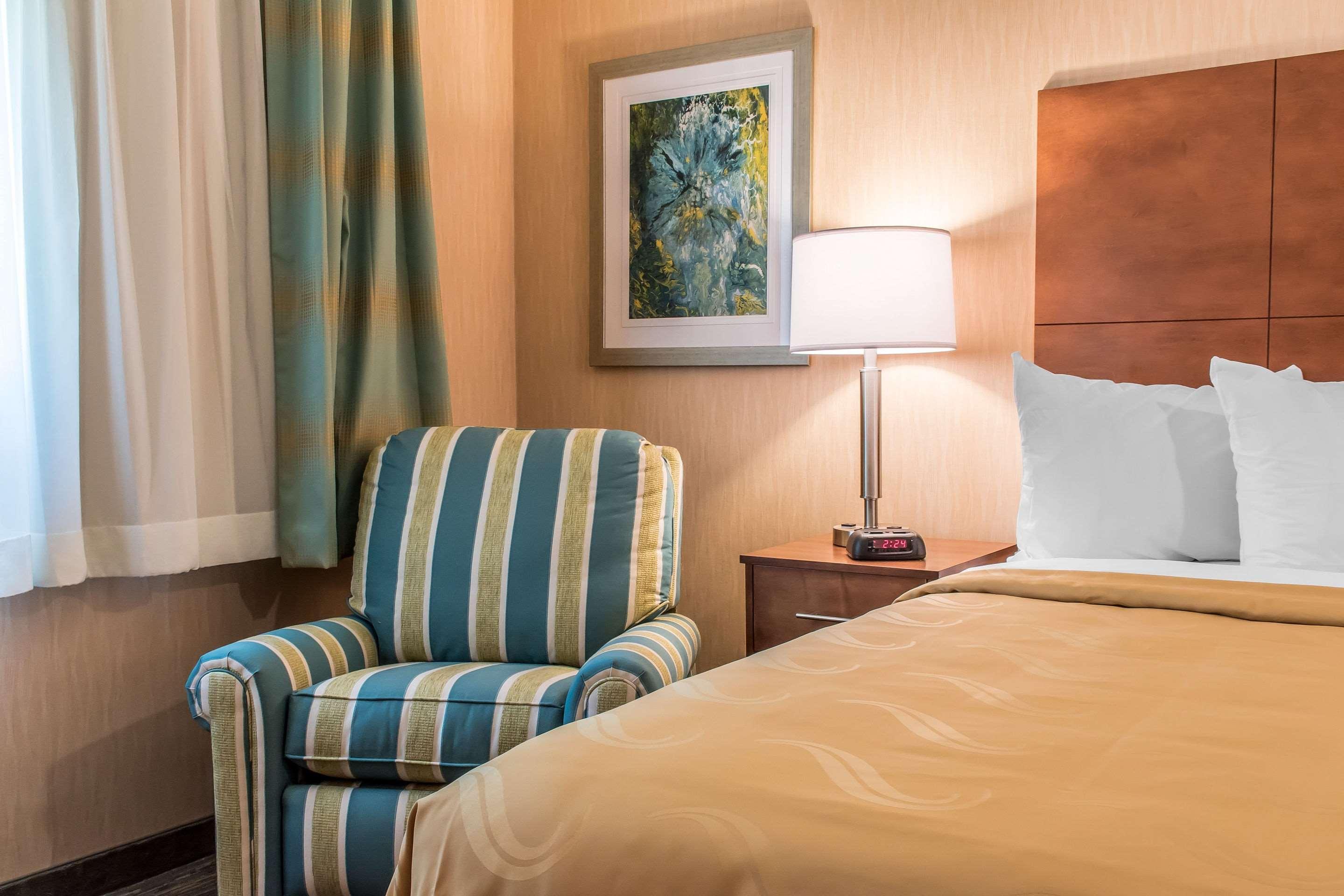 Quality Inn Бедфорд Екстер'єр фото
