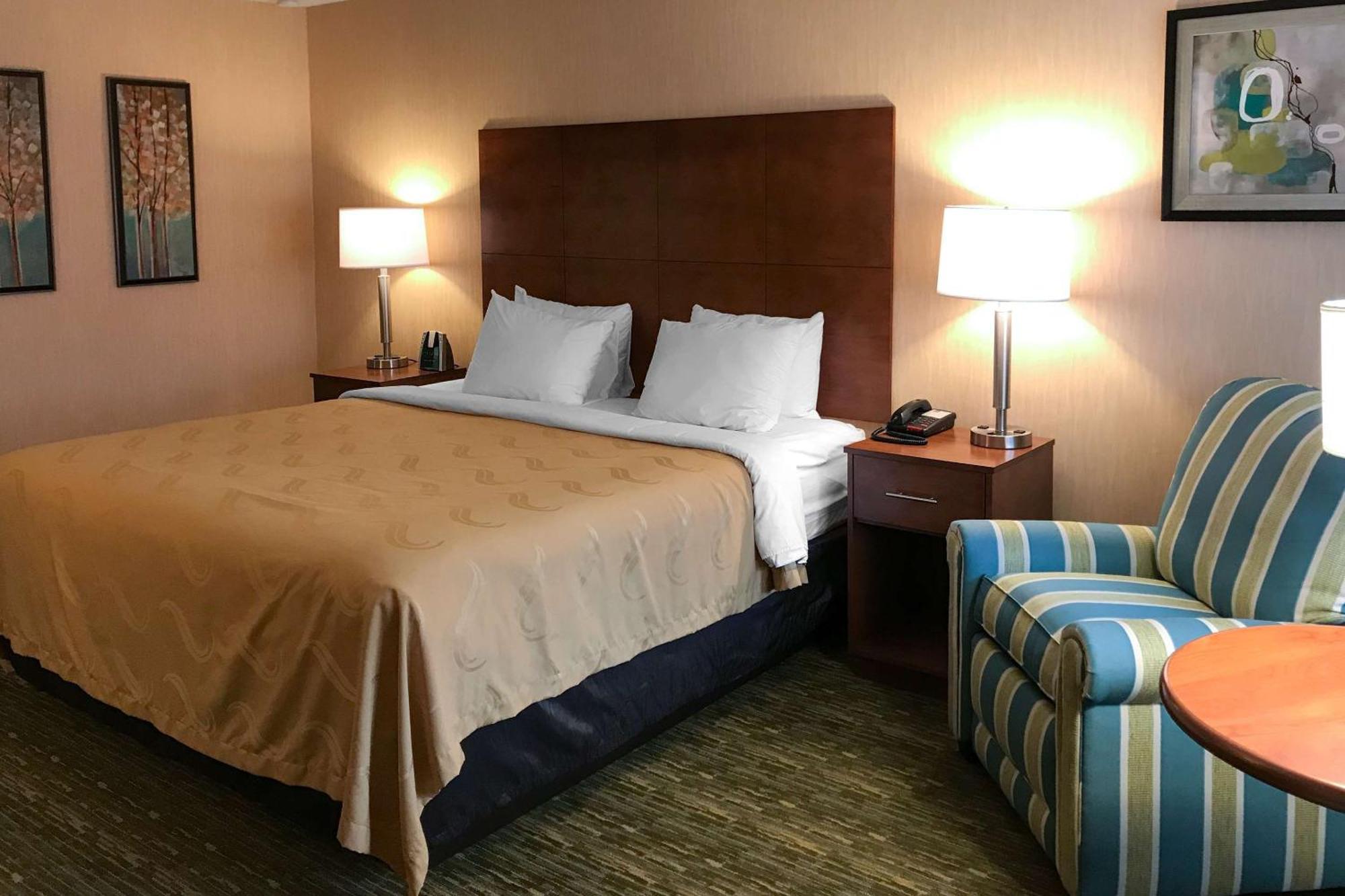 Quality Inn Бедфорд Екстер'єр фото