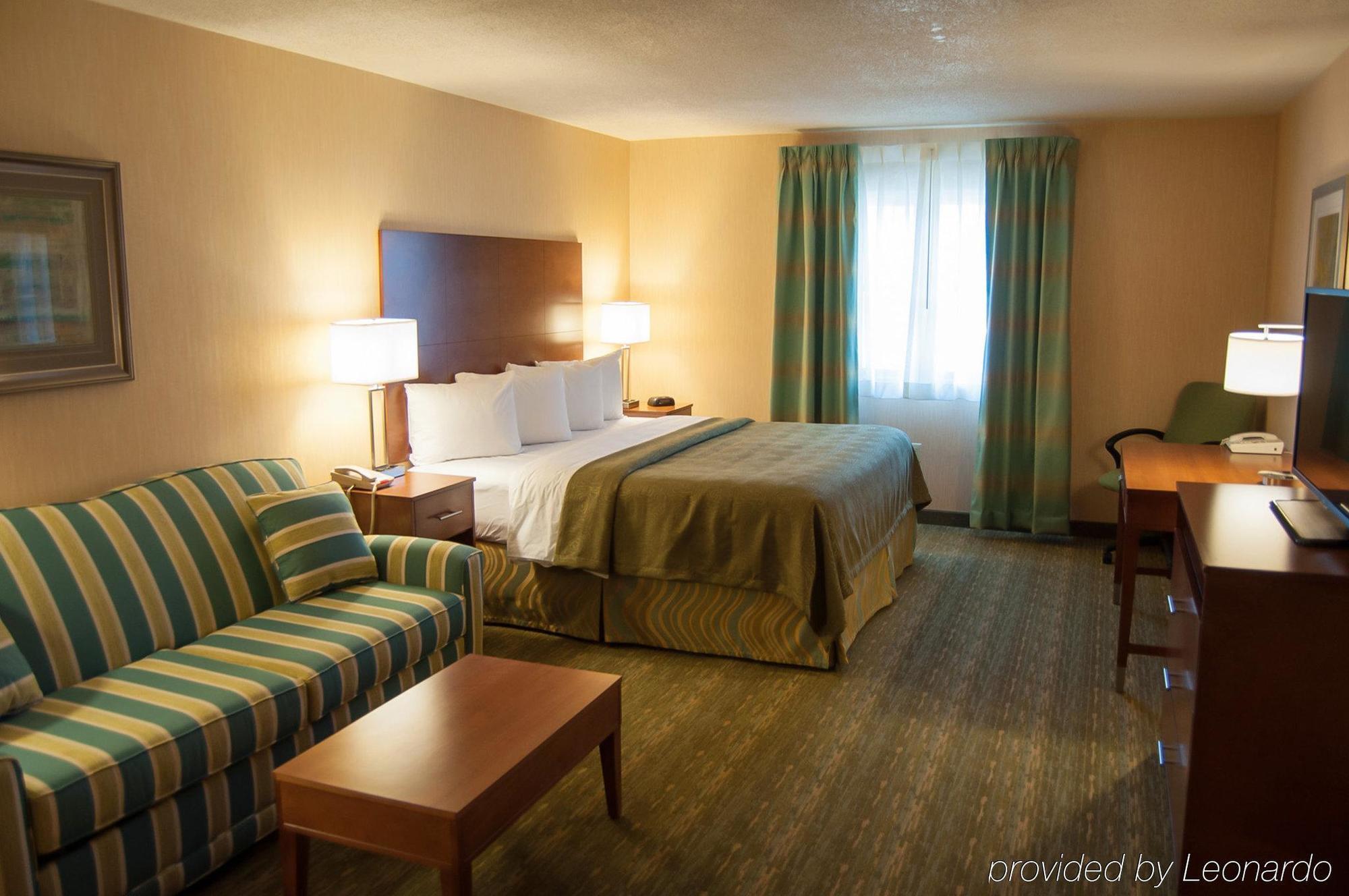 Quality Inn Бедфорд Екстер'єр фото