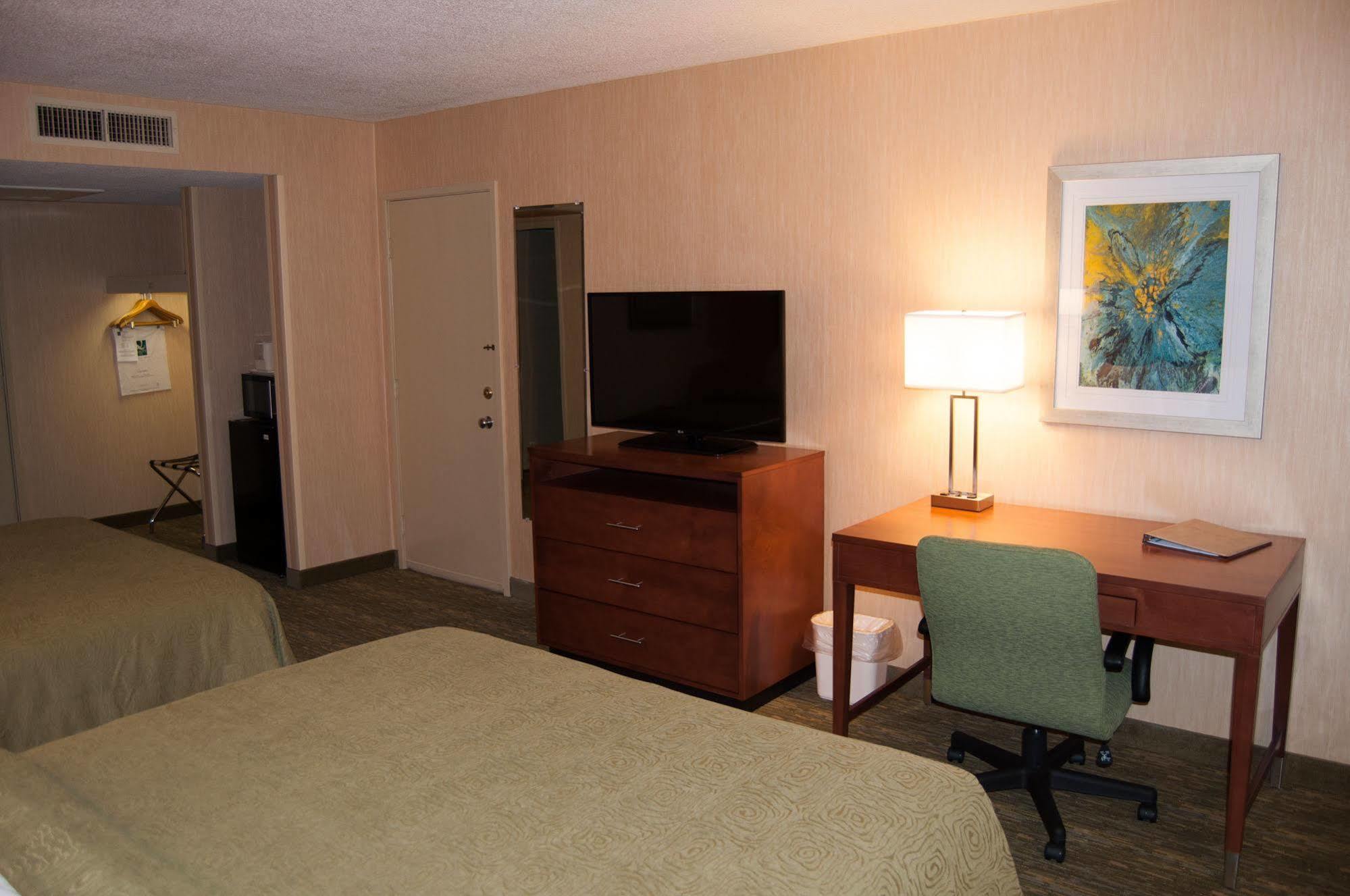 Quality Inn Бедфорд Екстер'єр фото